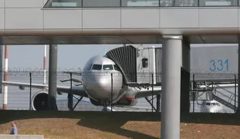 Snowden sigue "perdido" en el aeropuerto de Moscú