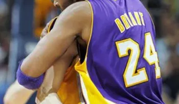 Curry y Kobe brillan para Warriors y Lakers