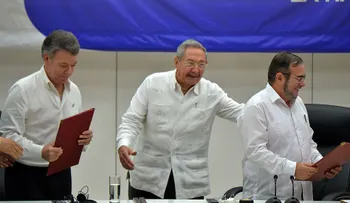 Cuba, de alentar a la guerrilla colombiana a ser artífice de la paz. ¿Por qué lo hace? ¿Qué busca?