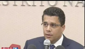 David Collado llama moradores sacar basura de 7 y 9 AM; ADN inicia recogida nocturna (VIDEO)