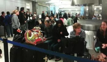 El aeropuerto de Los Ángeles empieza a recobrar la normalidad tras el tiroteo