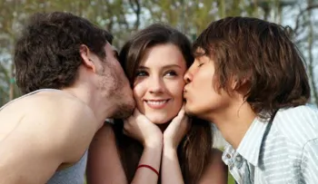 5 razones por las que quizá deberías considerar tener una relación abierta o poliamorosa