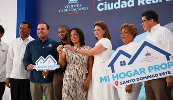 Gobierno entrega 836 apartamentos en Ciudad Real Ecológica e inaugura escuela Orlando Martínez