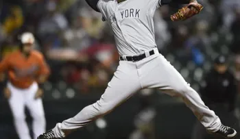 Luis Severino e Iván Nova en el bullpen de los Yanquis