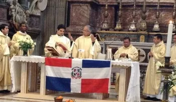 Dominicanos veneran a Virgen de la Altagracia y recuerdan a Duarte en Roma