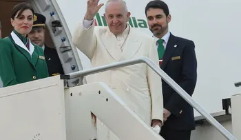 El papa Francisco parte hacia La Habana, su escala antes de viajar a México