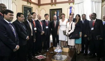 Presidente Medina recibe a miembros de la Asociación Mundial de Ã"rganos Electorales