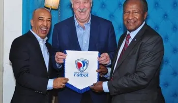 Seleccionador español de fútbol Vicente del Bosque, se encuentra en RD