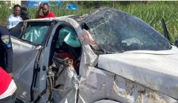 Colisión entre carro y motocicleta deja dos muertos en La Matilla, Higüey