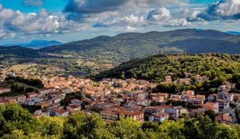 Un pueblo italiano vende casas a un dólar, pero la oferta tiene una gran trampa