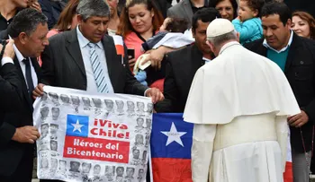 El papa Francisco se reúne con los mineros chilenos a 5 años de su rescate