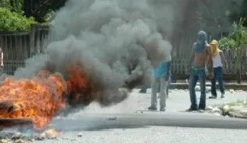 Siguen manifestaciones de protestas en la UASD