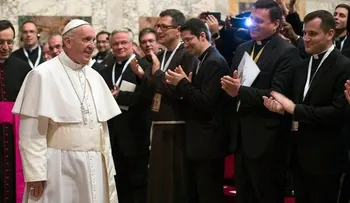 Papa pide a la Iglesia actitud misericordiosa