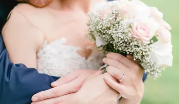 ¿Por qué se usa el anillo de bodas en el dedo anular?