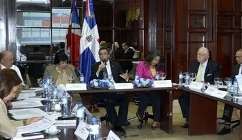 Navarro coordina con ministros próximas actividades de la Celac y la OEA en RD