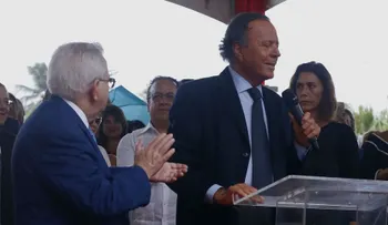 Julio Iglesias descubre su estrella de la fama con nostalgia de Puerto Rico