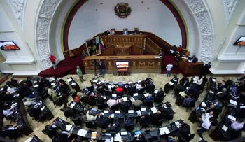 La oposición venezolana advirtió que el pago de la deuda traerá más escasez