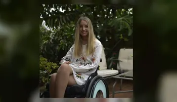 Esta chilena en silla de ruedas quiere ganar un concurso de belleza y tú la puedes ayudar