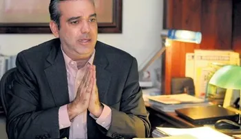 Abinader promete cambiar rumbo del país
