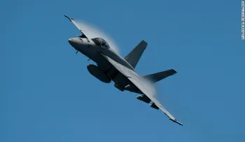 Avión de combate F/A-18 se estrella frente a la costa de Cayo Hueso