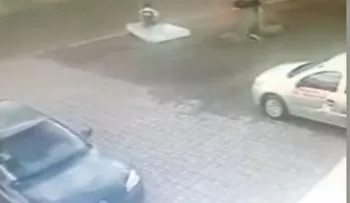 Angel de la guarda salva ciclista atropellado (Video)