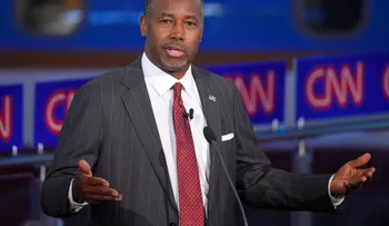 Ben Carson anuncia su apoyo a la campaña de Donald Trump