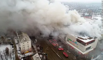 Mueren decenas de personas en incendio en centro comercial de Siberia