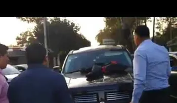 Un mexicano descubre al amante de su esposa al volante de su propia camioneta
