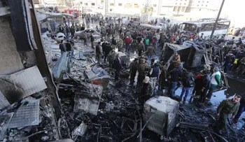 Triple atentado de ISIS mata a decenas de personas en Siria