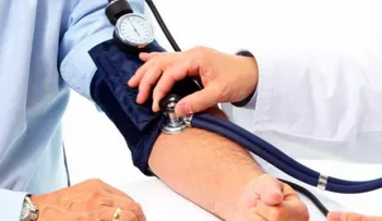 Hipertensos deben seguir tratamiento durante pandemia, afirma especialista