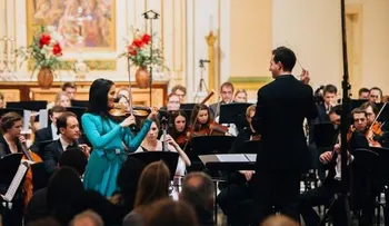 Aisha Syed Castro, debuta a casa llena en Sevilla