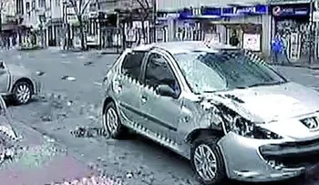 Joven atropellado por Policía violó la luz roja (Video)
