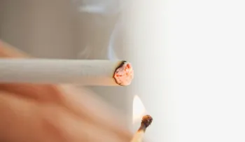 A los "fumadores sociales" también les da cáncer