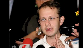 Justicia de EE.UU. concede libertad bajo fianza al exministro Arias