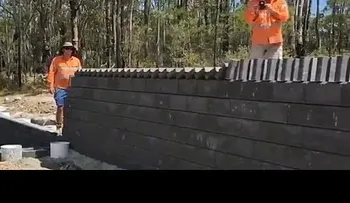 ¿Un albañil o un mago? Una increíble forma de colocar ladrillos