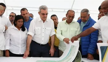 Abinader supervisa obras en María Trinidad Sánchez y resalta importancia del Malecón