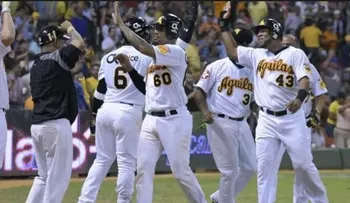 Aguilas 7 Escogido 1; Licey 9 Gigantes 1; Toros 7 Estrella 4: Tabla de posiciones