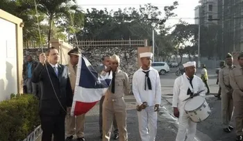 Plan Social rinde homenaje a la Bandera Nacional