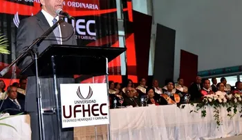 Ministro Andrés Navarro: RD requiere profesionales que cifren su éxito en el bienestar colectivo