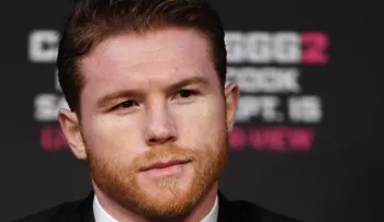 El mexicano Canelo Álvarez derrota al kazajo Golovkin