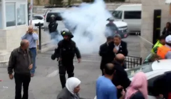 La Policía israelí asalta 3 veces un hospital en Jerusalén buscando a un sospechoso palestino (VIDEO)