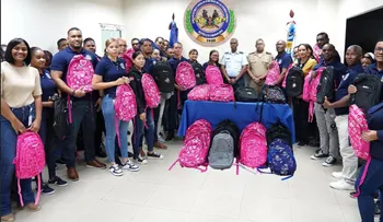 Junta de Retiro recibe mochilas y útiles escolares de ADEOFA