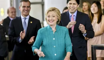 Hillary Clinton arrasa en las primarias de Puerto Rico