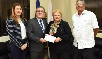 El voluntariado del Banco Central dona recursos a la Cruz Roja Dominicana