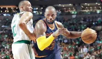 LeBron superó a Jordan y va a otra final contra Golden State 