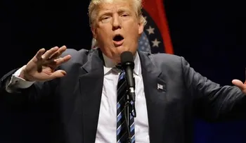 Ben Carson apoya la candidatura  de Donald Trump