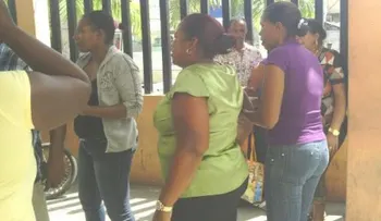â??Lío en el Hospital Juan Pablo Pinaâ?; muerte de anciano desata ira de familiares contra médicos
