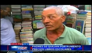 Padres se quejan por aumentos en precios de libros de textos