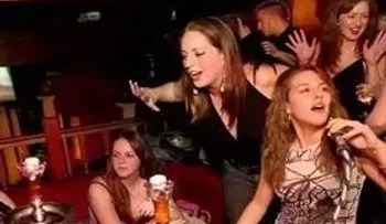 Una sesión de hookah es similar a la de cien cigarrillos