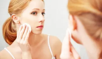Consejos para desmaquillarse rápido y efectivamente
